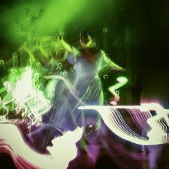 Meet your Posher, Romina - Picture 1 of 1